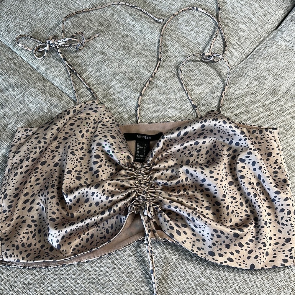 Crop top satin forever 21 small